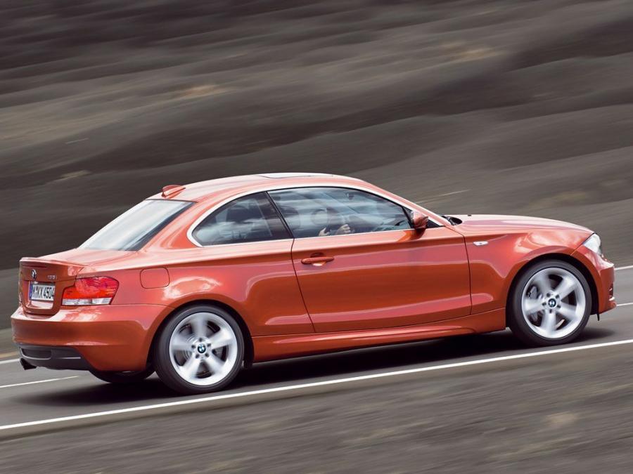  BMW 1-Series Coupe 2008 года  (фото 4 из 9)